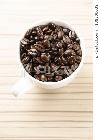Coffee beans, roasted coffee cup Coffee beans, roasted coffee cup 138209038