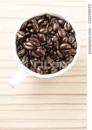 Coffee beans, roasted coffee cup Coffee beans, roasted coffee cup 138209039