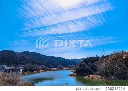 Lenticular clouds appearing above Lake Nunome; inlet near the western management office ① Lenticular clouds appearing above Lake Nunome; inlet near the western management office ① 138212224