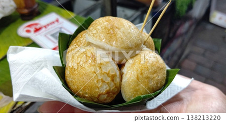 Khanom Krok,寮國瑯勃拉邦的椰子煎餅 Khanom Krok,寮國瑯勃拉邦的椰子煎餅 138213220