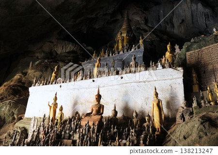 瑯勃拉邦帕烏洞內的佛像 [寮國瑯勃拉邦] 138213247