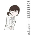手繪插圖，描繪了一位身穿白大褂的女醫護人員低頭。 138213898