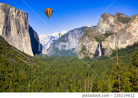 Spectacular view of Half Dome from Glacier Point Spectacular view of Half Dome from Glacier Point 138214612