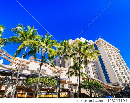 夏威夷的形象：度假酒店和棕櫚樹 138215194