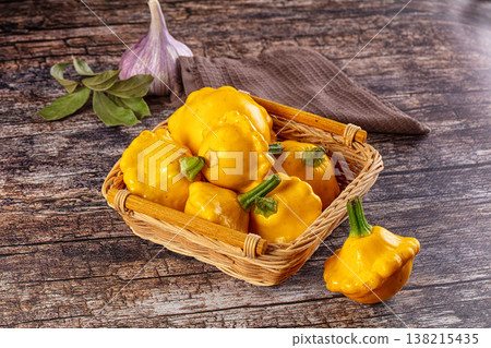 Ripw organic yellow fresh patissons Ripw organic yellow fresh patissons 138215435