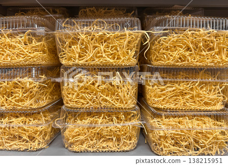 Packaged noodles in the store 138215951