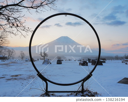 Shizuoka Prefecture, before dawn, at the Foot of the Snowfield Campground, March 138216194
