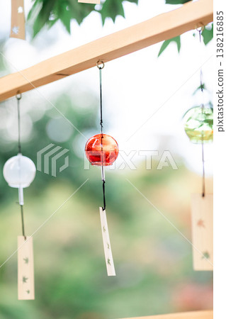 Autumn-colored wind chimes Autumn-colored wind chimes 138216885