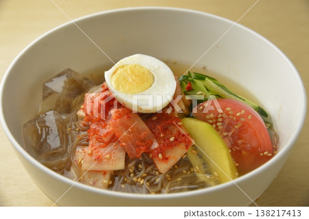Cold noodles and boiled egg 138217413