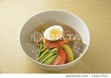 Cold noodles and boiled egg 138217421