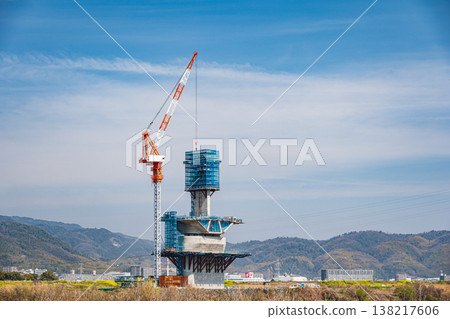 Bridge piers under construction for the Shin-Meishin Expressway, standing on the Yodogawa riverbed, Takatsuki City, Osaka Prefecture. Bridge piers under construction for the Shin-Meishin Expressway, standing on the Yodogawa riverbed, Takatsuki City, Osaka Prefecture. 138217606