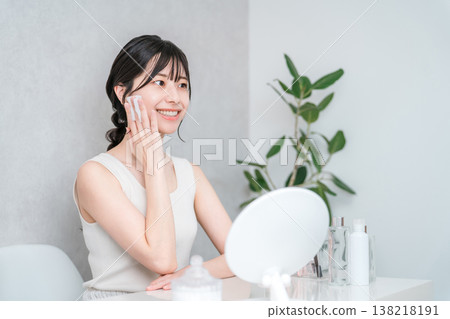 女人護膚,滋潤肌膚 女人護膚,滋潤肌膚 138218191