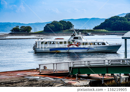 High-speed ferry Waka 1 departing from Koyō Port bound for Hiroshima Port, Etajima City, Hiroshima Prefecture. High-speed ferry Waka 1 departing from Koyō Port bound for Hiroshima Port, Etajima City, Hiroshima Prefecture. 138219905