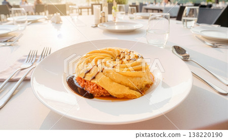 看起來很美味的「蓬鬆綿軟的蛋捲飯配溏心蛋」。 138220190