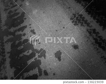 路面部分潮濕 路面部分潮濕 138223039