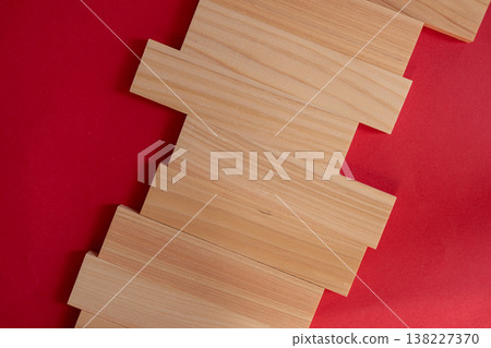 紅色背景上木板的簡單背景 138227370