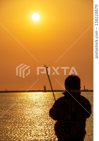 日落和垂釣者 日落和垂釣者 138228870