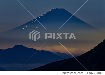 Night view of Mt. Fuji from Nyū in the northern Yatsugatake Mountains 138229800