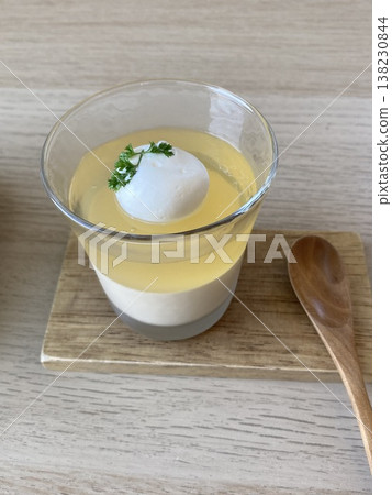 Apple jelly x Black tea mousse Apple jelly x Black tea mousse 138230844