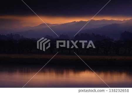 Fog dyed by the morning glow Fog dyed by the morning glow 138232658