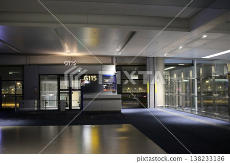 上海國際機場,上海浦東國際機場,登機口 上海國際機場,上海浦東國際機場,登機口 138233186