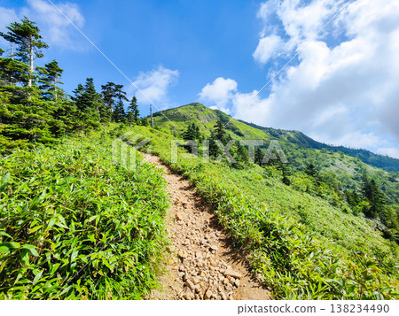 夏季攀登岩須岳(從諾基里到岩須嶽山頂) 夏季攀登岩須岳(從諾基里到岩須嶽山頂) 138234490