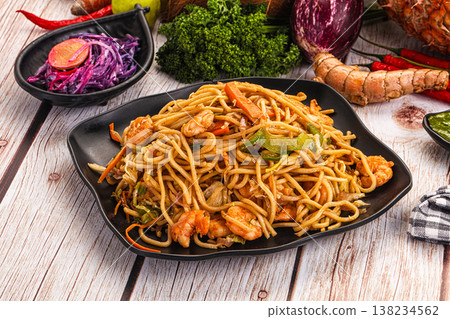 Pasta spaghetti with prawn and vegetables Pasta spaghetti with prawn and vegetables 138234562