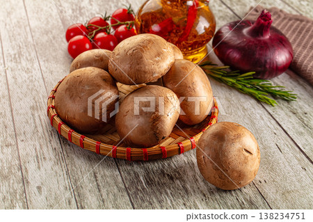 Raw brown champignon for cooking Raw brown champignon for cooking 138234751