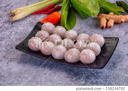 Steamed stuffed dim sum with prawn 138234782