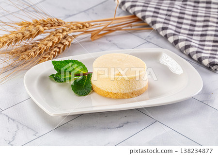 Round dessert cheesecake New York Round dessert cheesecake New York 138234877