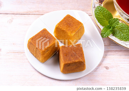 Longan cake 138235839