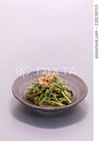 Blanched bracken fern (warabi no ohitashi) - Bracken fern - Seasonal food - Spring 138236515