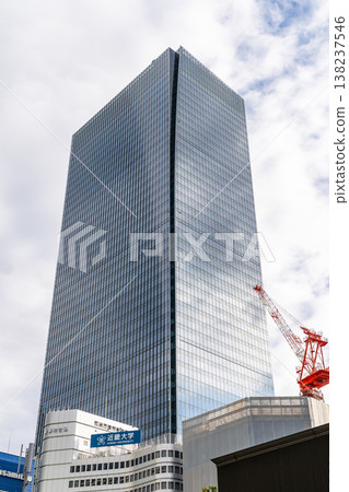 TOFROM Yaesu Tower, a mixed-use commercial skyscraper, is directly connected to Tokyo Station. TOFROM Yaesu Tower, a mixed-use commercial skyscraper, is directly connected to Tokyo Station. 138237546