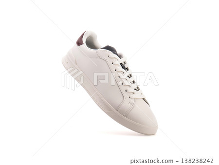 Elegant white low-top sneaker with subtle heel detail Elegant white low-top sneaker with subtle heel detail 138238242