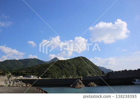 鹿兒島縣南薩摩公路(五濱)上空的天空和雲層 鹿兒島縣南薩摩公路(五濱)上空的天空和雲層 138238393