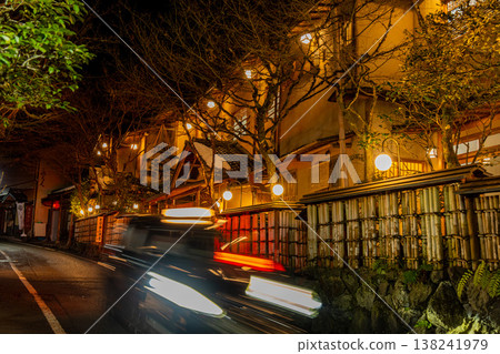 日本京都貴船神社附近傳統日式餐廳的夜景 138241979