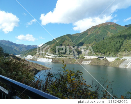 View of Okuchichibu Momiji Lake (Takizawa Dam) 138242051