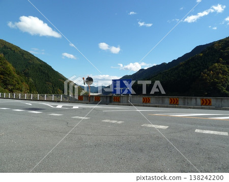 國道140號，中津峽入口（埼玉縣秩父市） 138242200