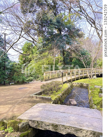 春天散步 春天散步 138242559