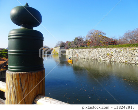 Himeji Castle's inner moat and a cultural sightseeing boat (Himeji City, Hyogo Prefecture), photographed in November 2025. 138242913