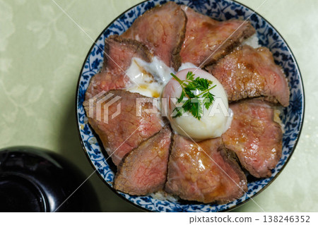 Delicious roast beef bowl Delicious roast beef bowl 138246352