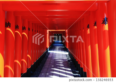 紅色牌坊 紅色牌坊 138246933