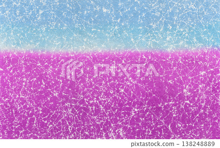 手工揉皺的日本紙，帶有藍色和粉紅色的漸變色。 138248889