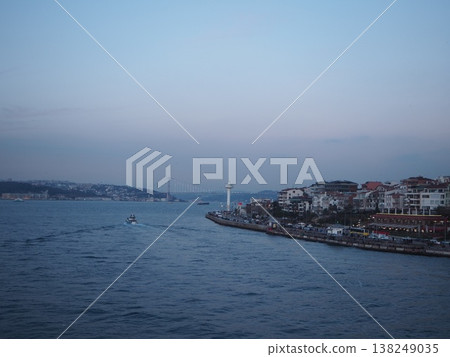 Sunset in Istanbul and the scenery of the strait: Turkish cities and waterfront scenes Sunset in Istanbul and the scenery of the strait: Turkish cities and waterfront scenes 138249035
