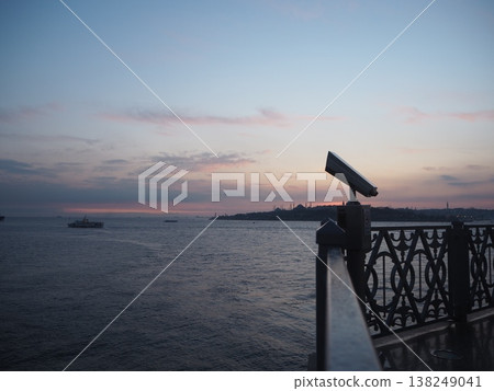 伊斯坦堡的日落和海峽風光:土耳其城市和海濱景色 伊斯坦堡的日落和海峽風光:土耳其城市和海濱景色 138249041