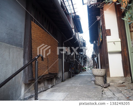 The alleys, harbor, and cats of Onomichi: A nostalgic glimpse into the hilly streets of Hiroshima Prefecture. The alleys, harbor, and cats of Onomichi: A nostalgic glimpse into the hilly streets of Hiroshima Prefecture. 138249205