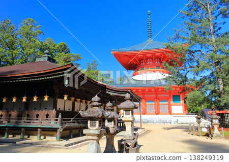 [和歌山縣]晴天時高野山團上伽藍的根本大東和禦榮堂 138249319