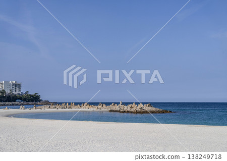 Shirahama Beach (Shirahama Coast Park, Wakayama Prefecture) Shirahama Beach (Shirahama Coast Park, Wakayama Prefecture) 138249718