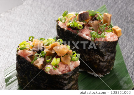 Torogakko Gunkan (minced tuna sushi) Torogakko Gunkan (minced tuna sushi) 138251003