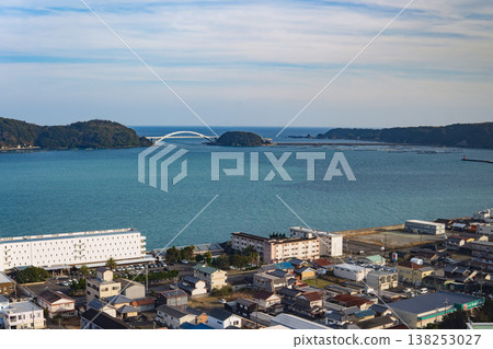 日本:連接紀伊半島與諸島的橋樑景觀 / 和歌山縣串本町 日本:連接紀伊半島與諸島的橋樑景觀 / 和歌山縣串本町 138253027